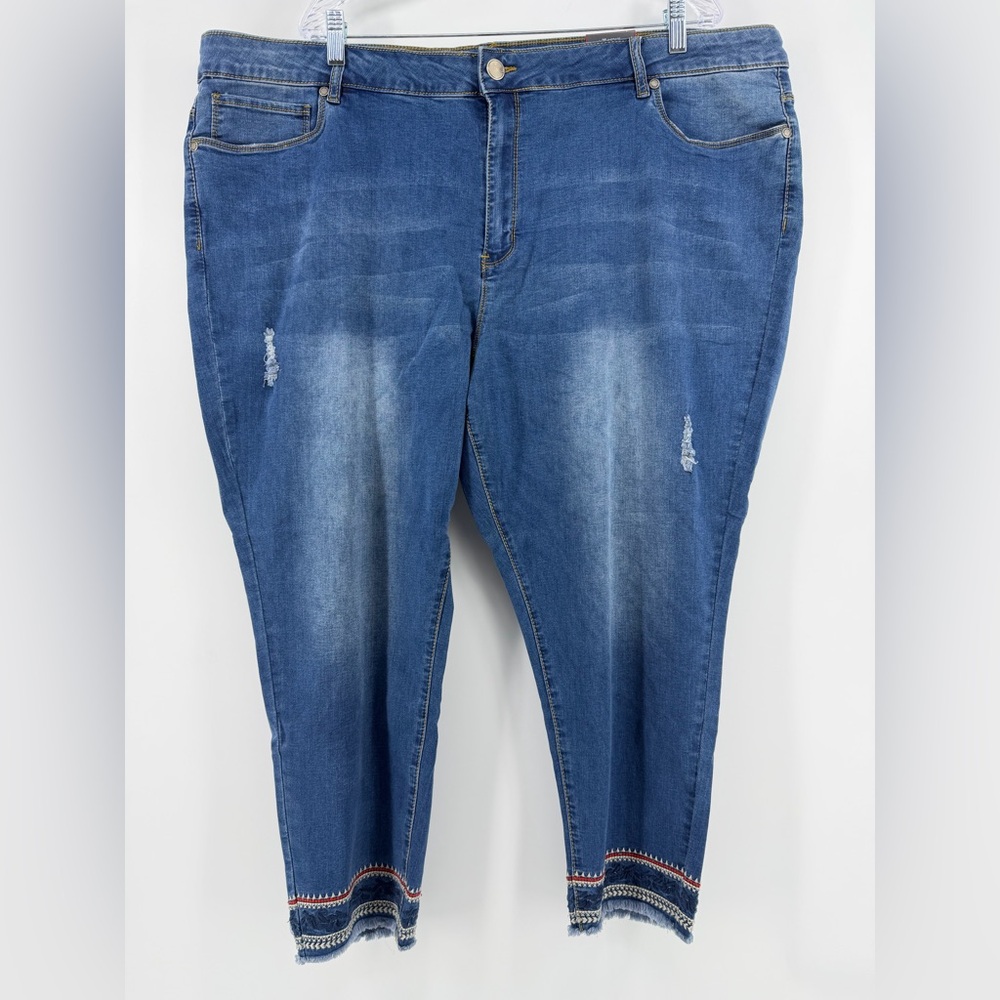 NWT Avenue Denim Crop Embroidered Ankle Jeans, Medium Wash, Women's 28W